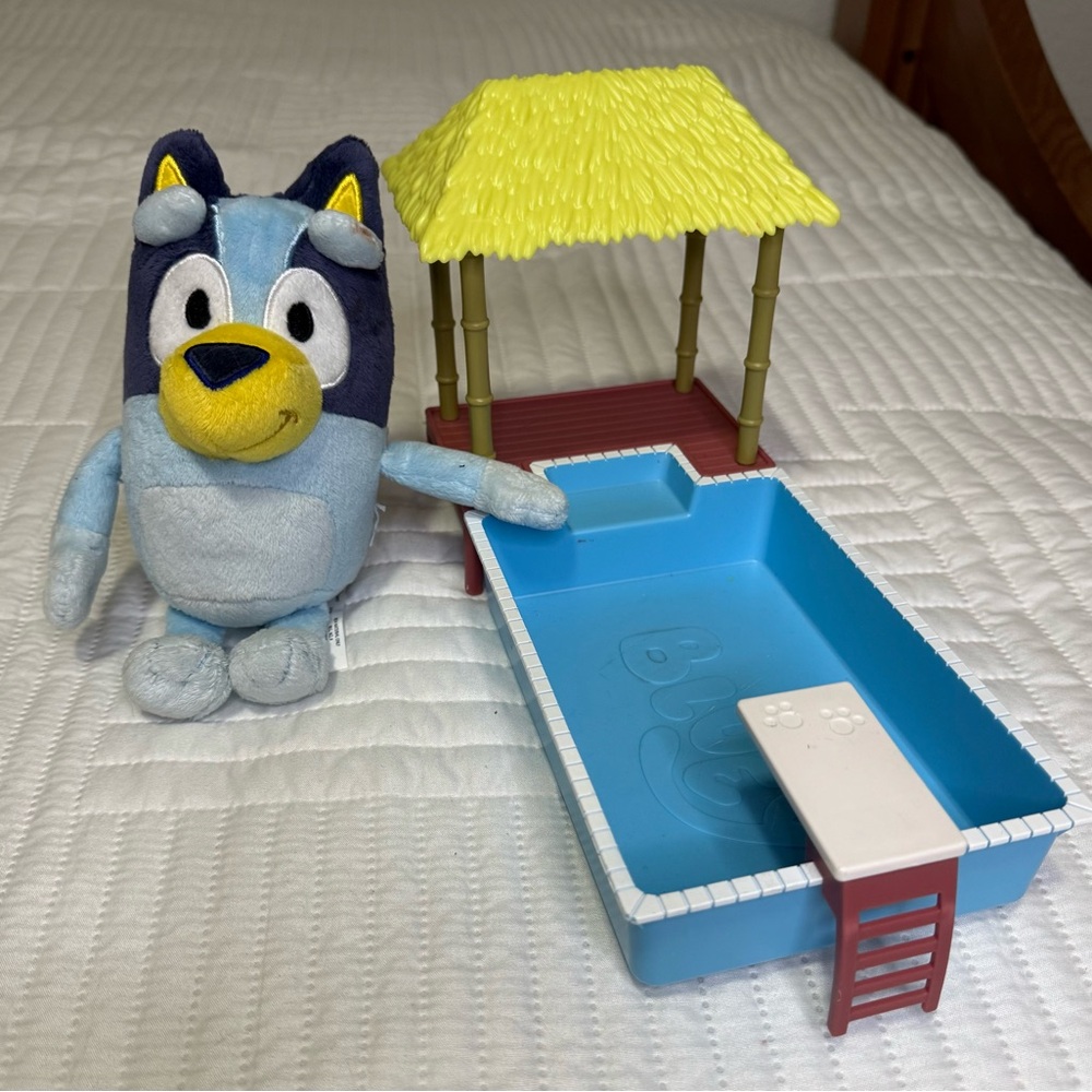 Bluey Figure Stuffed Toy & Swimming Pool Time with Tiki Deck Gazebo Blue